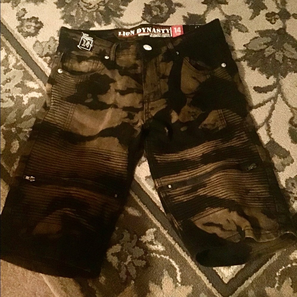 Lion Dynasty camouflage jeans black brown NWT (14) boy or girl can wear